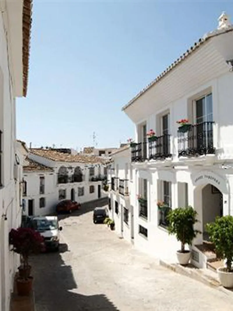 La Fonda Apartments 베날마데나코스타
