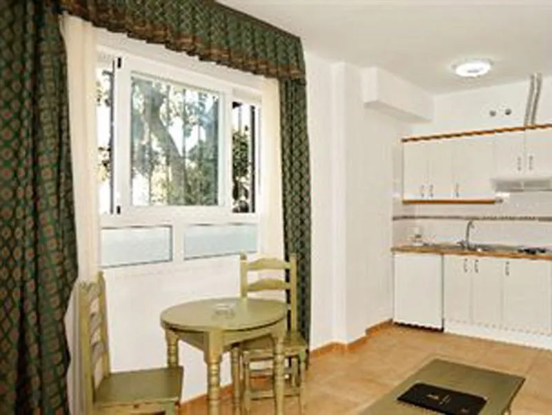 La Fonda Apartments 베날마데나코스타
